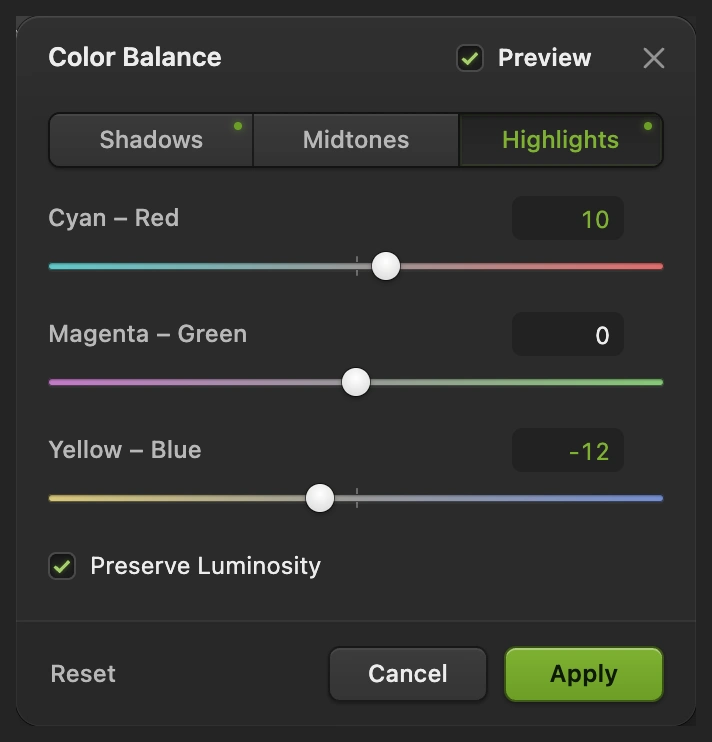 Bilanciamento colore con Luci selezionato, Ciano – Rosso a più 10 e Giallo – Blu a meno 12, con Applica cerchiato