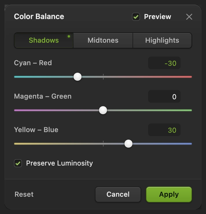 Bilanciamento colore con Ombre selezionato, Ciano – Rosso a meno 30, Giallo – Blu a più 30 e Mantieni luminosità selezionato