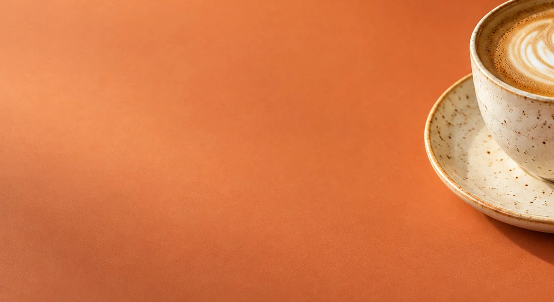 La foto del caffè con il punto 1 vicino al bordo sinistro e il punto 2 nello spazio vuoto appena prima del piattino, alla stessa altezza